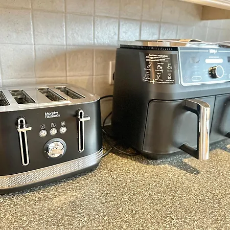 Relax In Spacious Style With Stunning Views- Drim