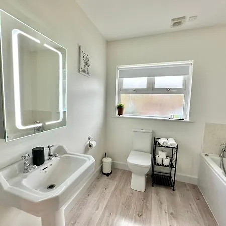 Relax In Spacious Style With Stunning Views- Drim * Malin Head