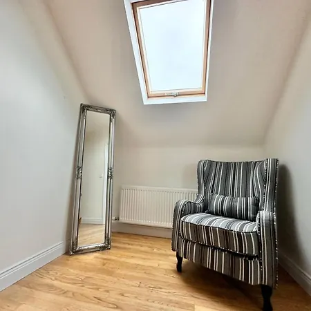 Relax In Spacious Style With Stunning Views- Drim 펜션 Malin Head