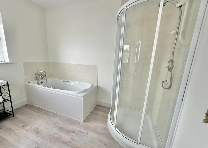 Relax In Spacious Style With Stunning Views- Drim Malin Head