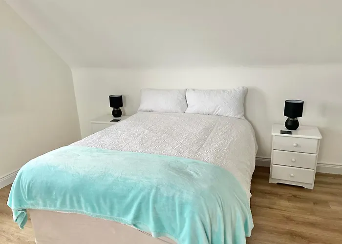 Relax In Spacious Style With Stunning Views- Drim Nyaraló Malin Head