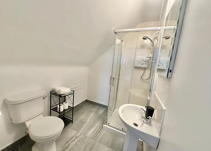 Relax In Spacious Style With Stunning Views- Drim Semesterbostad *