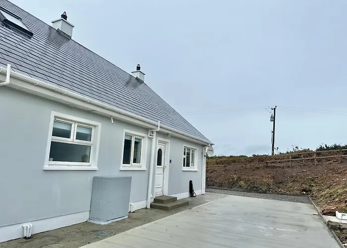 Relax In Spacious Style With Stunning Views- Drim Malin Head