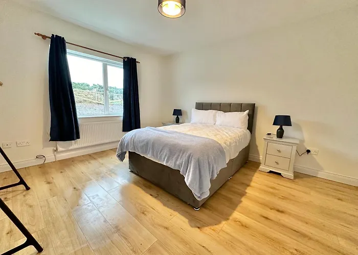 Relax In Spacious Style With Stunning Views- Drim