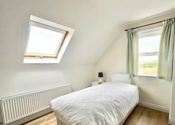 Relax In Spacious Style With Stunning Views- Drim Malin Head